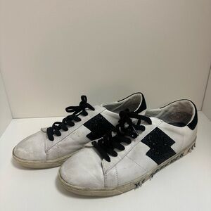 amiri distressed sneakers